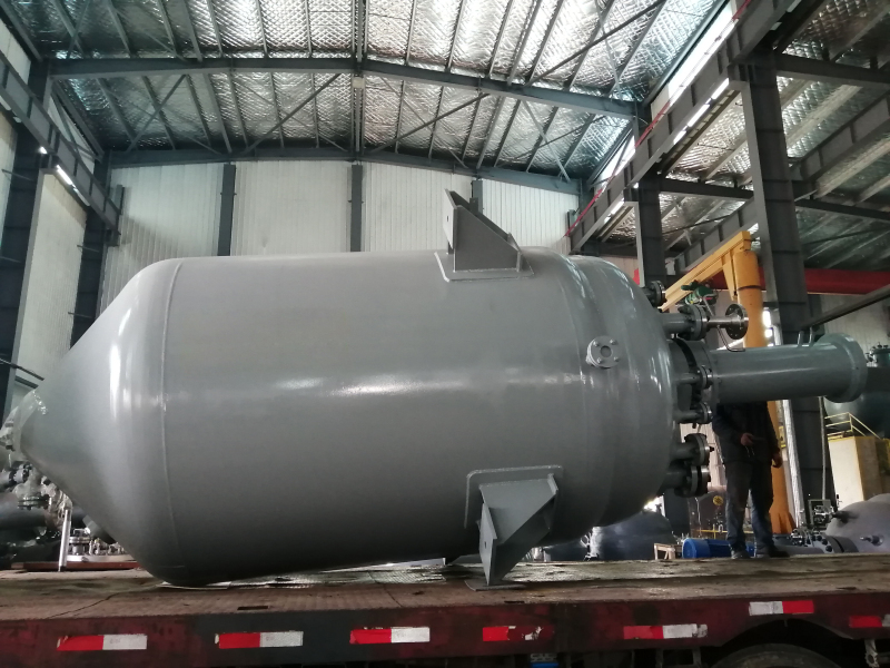 生產(chǎn)型不銹鋼反應釜